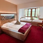 게스트하우스 Garni Zur Wacht 3*