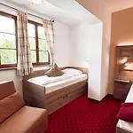 Garni Zur Wacht 게스트하우스 3*