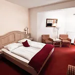 Garni Zur Wacht 施特罗布尔
