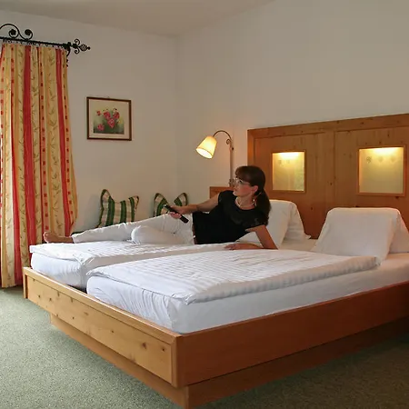 Pensión Garni Zur Wacht 3*