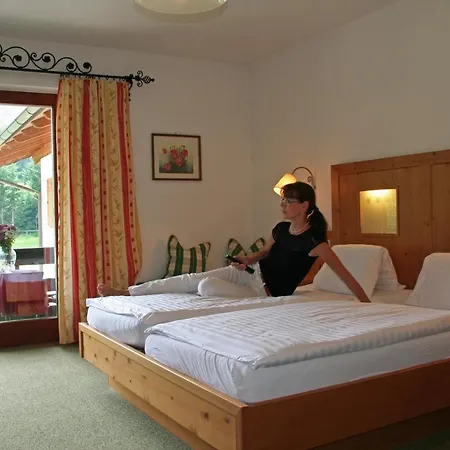 Garni Zur Wacht Πανσιόν Strobl